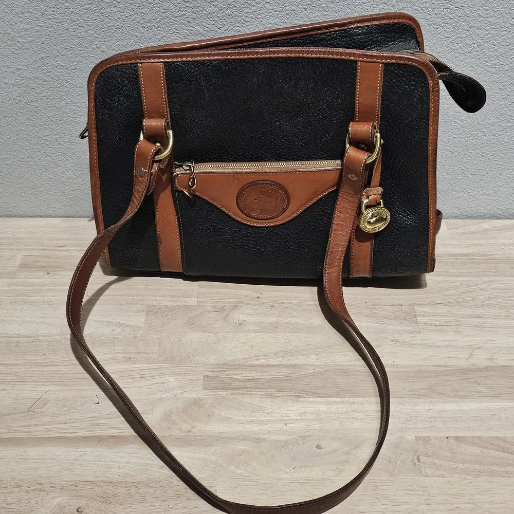 Vintage 90's Dooney & Bourke Medium Black/Brown Shoulder Bag Zip